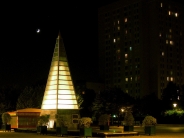 lune et pyramide1 commentaire.